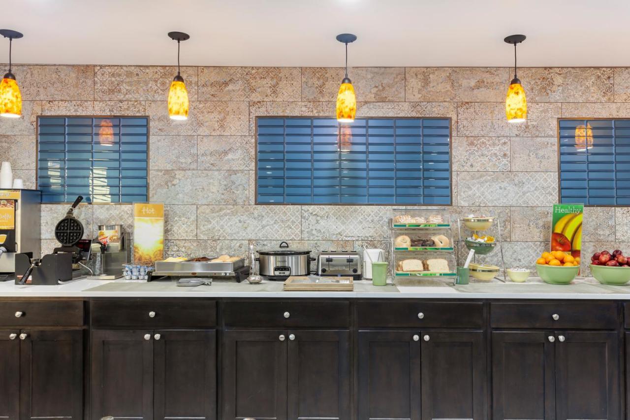 Quality Inn & Suites Goodyear - Phoenix West Eksteriør billede