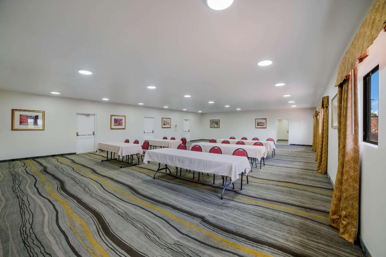 Quality Inn & Suites Goodyear - Phoenix West Eksteriør billede