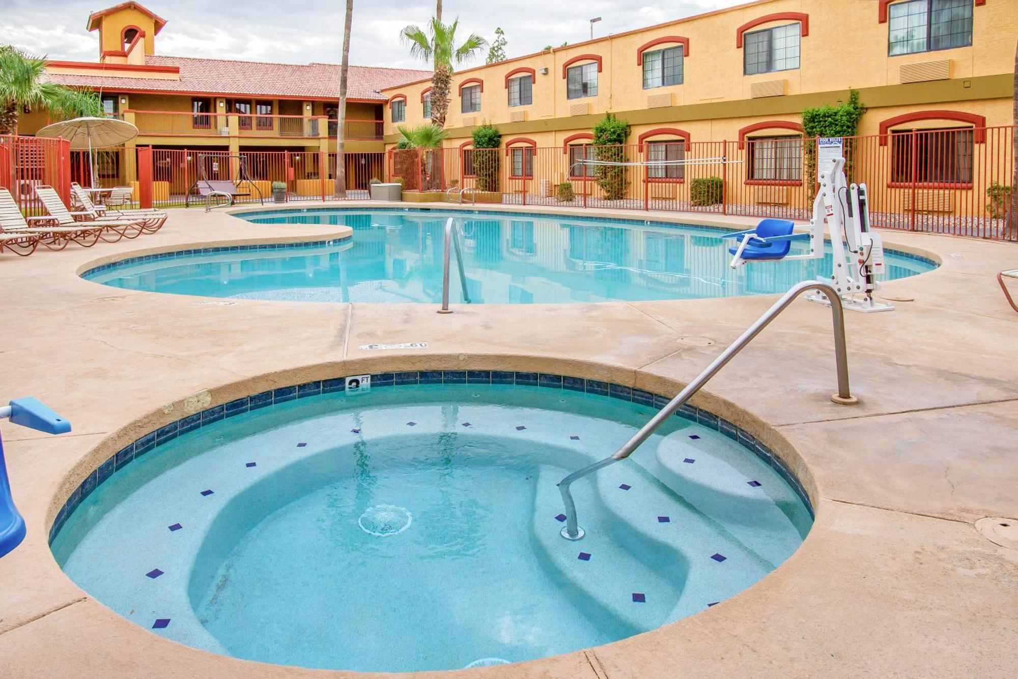 Quality Inn & Suites Goodyear - Phoenix West Eksteriør billede
